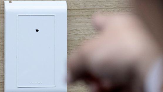 ¿Cómo saber si hay cámaras ocultas en los moteles?