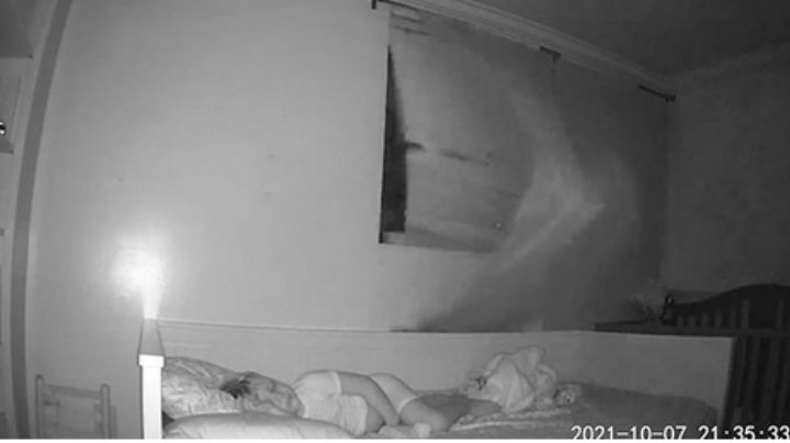 Lanza ladrillo hacia cuartos de niños; por fortuna se salvan (VIDEO)