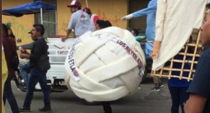 VIDEO: Con botarga de Queso Oaxaca despiden a dueño de cremería