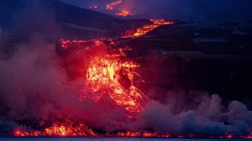 Según ha informado el Instituto Volcanológico de Canarias, se ha abierto una nueva boca