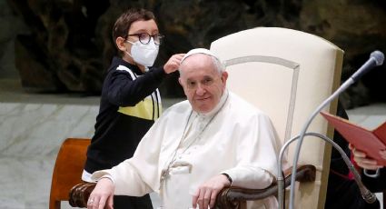 Inocente premio: Niño con discapacidad logra obtener el "gorro" del papa