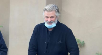 Alec Baldwin es visto desayunando con el esposo de Halyna Hutchins. son captados abrazándose (Fotos)