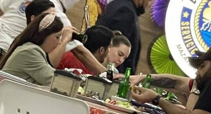 Captan a Christian Nodal y Belinda comiendo tacos callejeros