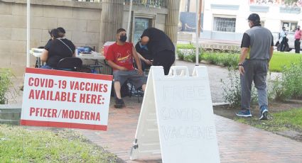 Arranca tercera dosis de vacuna Pfizer contra Covid-19 en Laredo, Texas