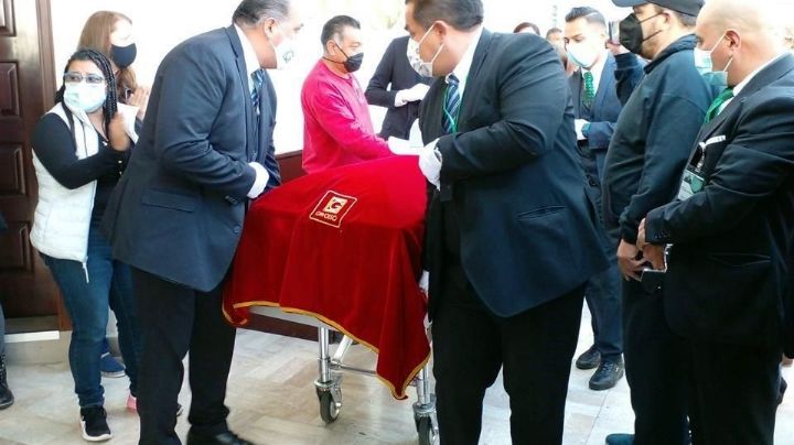 Trasladan cuerpo de Octavio Ocaña a Tabasco