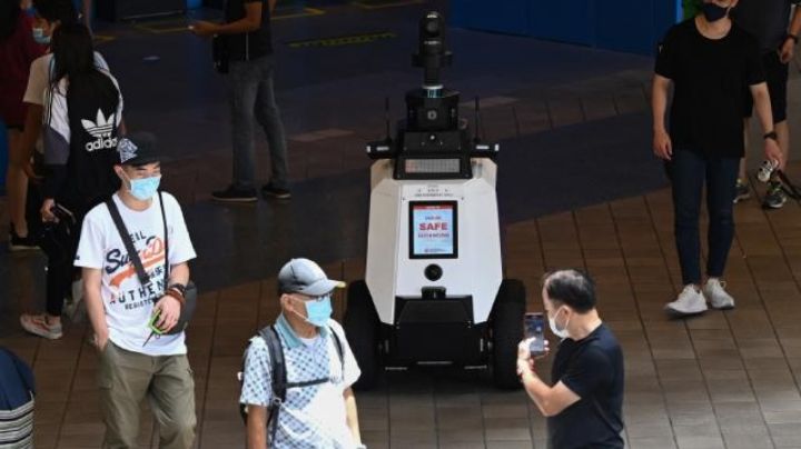 Singapur a la vanguardia: Utilizará policías robot para vigilar las calles