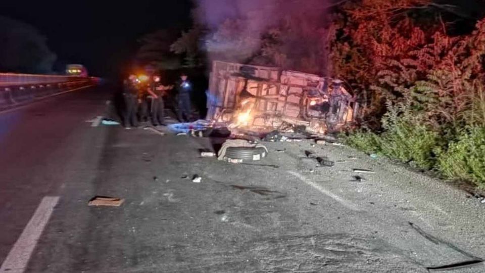 Para brindar atención médica a los heridos, al lugar arribaron paramédicos y ambulancias de la Cruz Roja