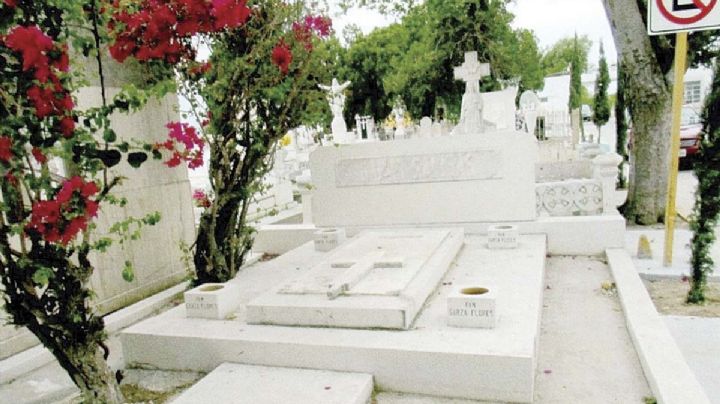 Nuevo Laredo: Guarda Panteón Municipal Antiguo historias muy vivas
