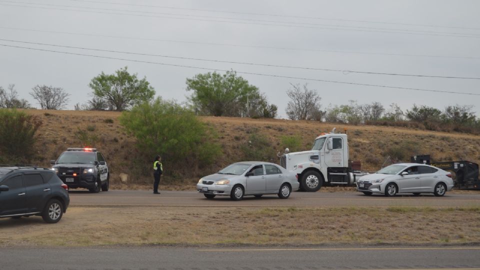 De nueva cuenta otro indocumentado atropellado y muerto por atravesar sin precaución y corriendo,  la carretera 83 Sur, entre camino Mangana Hein y el poblado de Río Bravo, Texas, ahora fue una damita de 21 años de edad, nativa del estado de Oaxaca