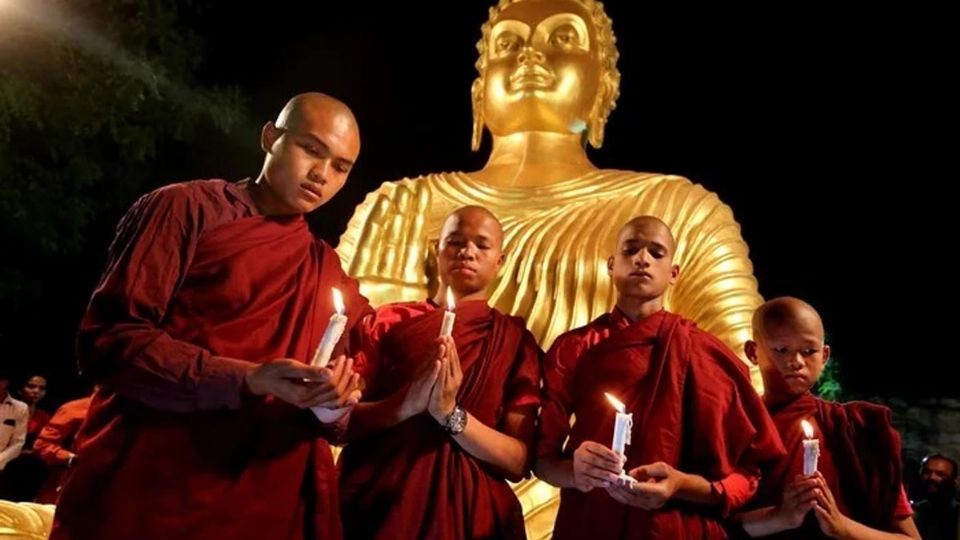 Uno de los socorristas de Thanbyuzayat, declaró a la AFP que 15 cuerpos fueron llevadas al hospital