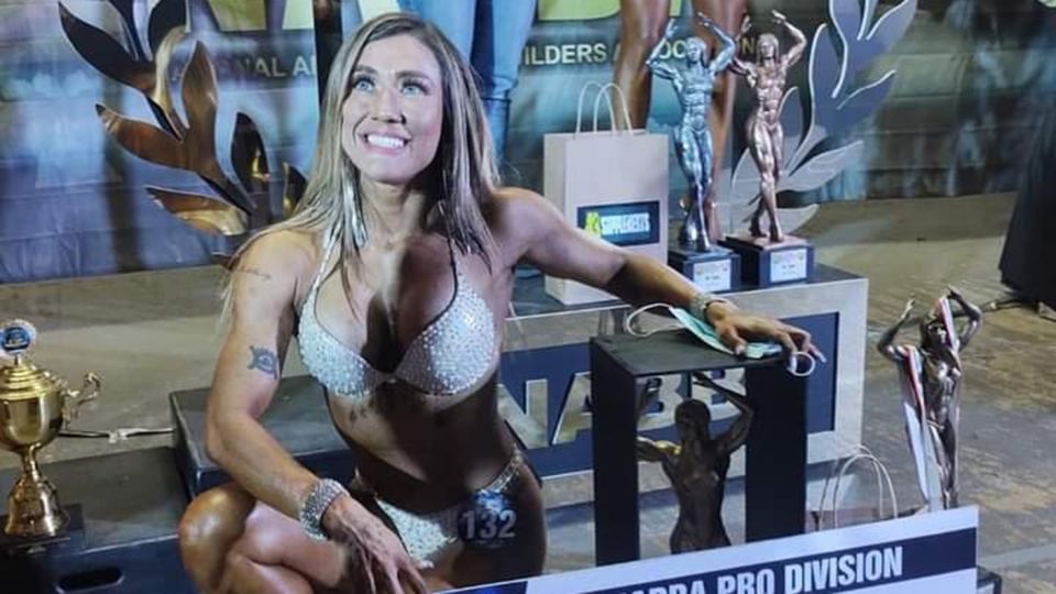 Muy sonriente luce la atleta neolaredense tras triunfar en la categoría de bikini PRO