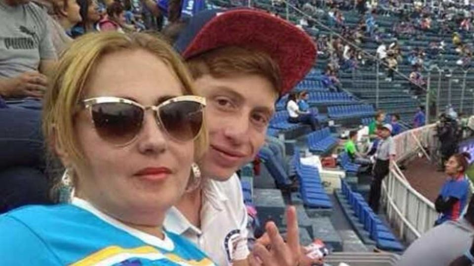 Familiares acuden al lugar en el que perdió la vida Octavio Ocaña.