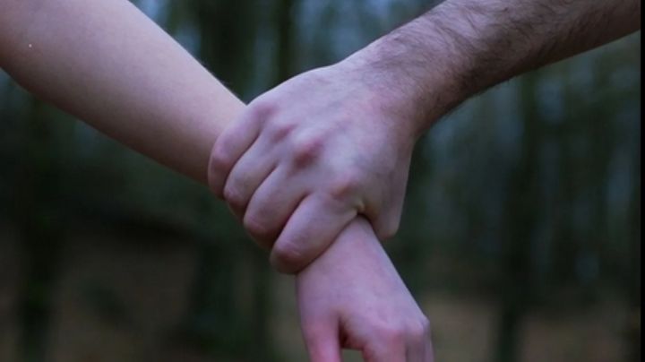 ¡INCREÍBLE! Madre acusa a perro de abusar de niña; defiende al padrastro