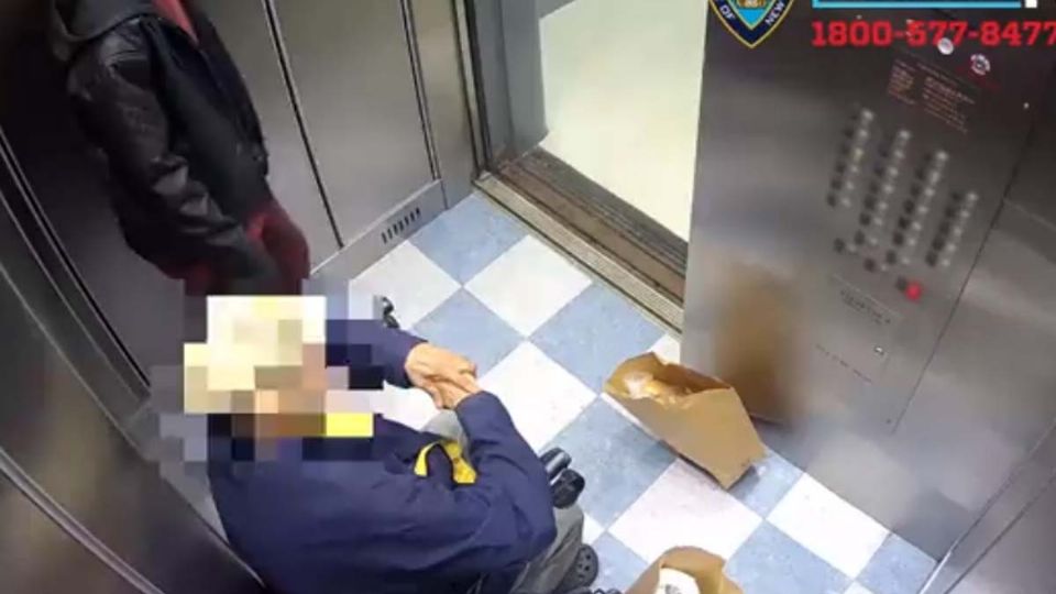 El adulto mayor en silla de ruedas fue asaltado dentro de un elevador del edificio donde vive