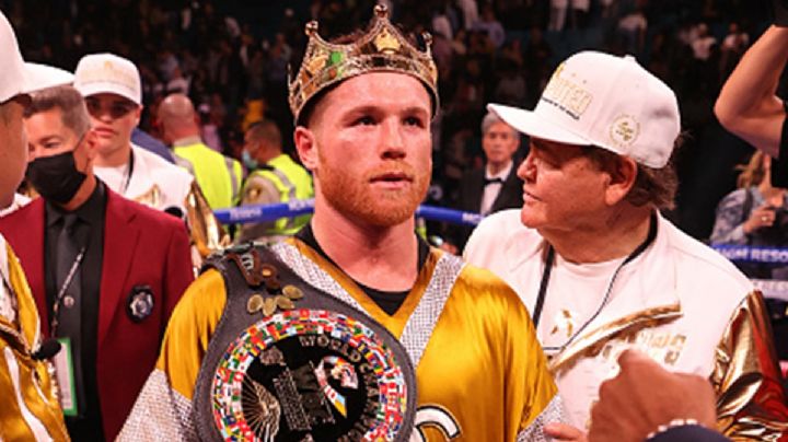 Se burlan de la corona de El Canelo; se desatan los memes tras triunfo