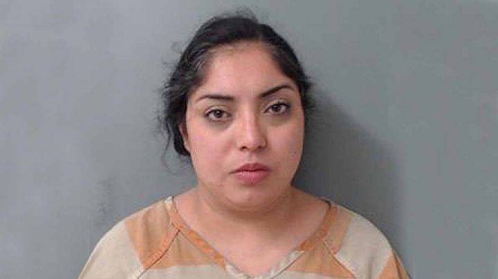 Intenta recoger a sus hijos de la escuela totalmente alcoholizada; la detiene la policía