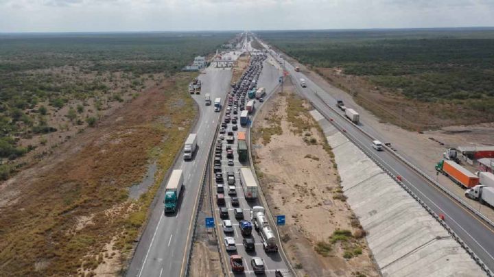 Caos vial, lentitud y molestia provocan las casetas de la autopista a La Gloria