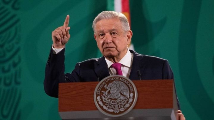 Comenzará este mes vacunación de refuerzo contra Covid: AMLO