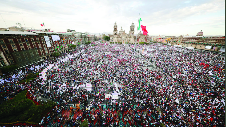 Da mensaje por sus tres años de gobierno