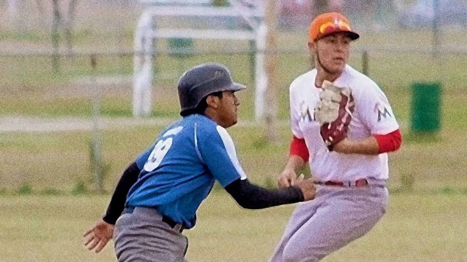 Los Marlins superaron por mucho al bullpen de los Saraperos de la Sertoma para llevarse el duelo en el Torneo Interligas.