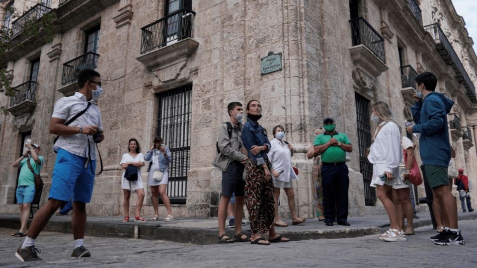 Con estas medidas, Cuba busca controlar la llegada de la variante Ómicron a la isla