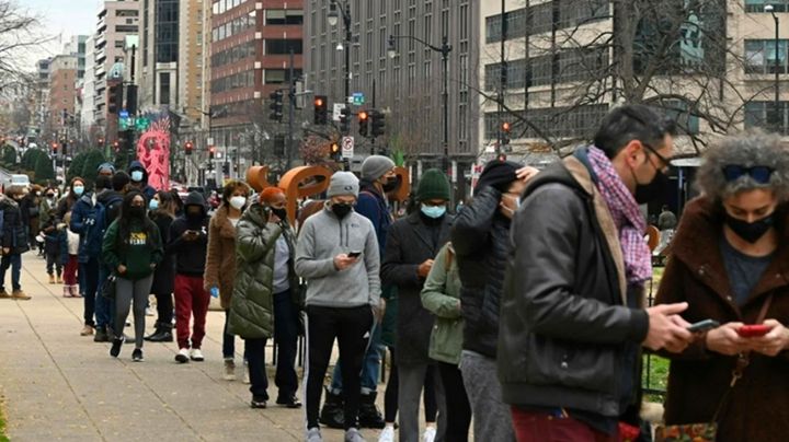 SIN FRENO... Reporta EU 488 mil contagios de Covid en 24 horas