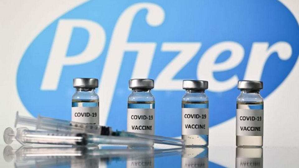 La nueva vacuna covid de Pfizer-BioNTech buscará ser igualmente efectiva con la cepa original que con las variantes últimamente vistas en el mundo