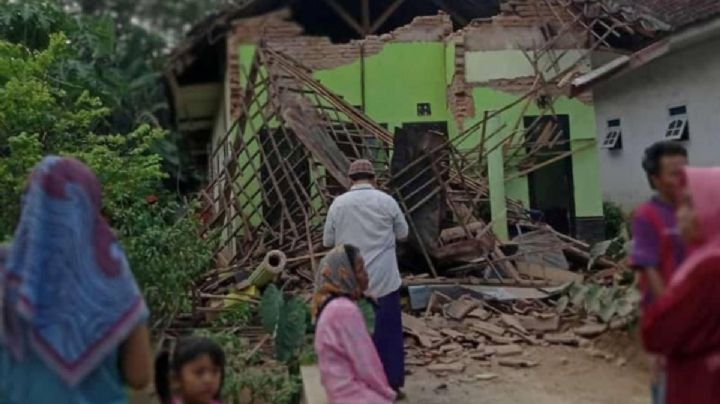 Reportan 6 muertos en el sismo de Indonesia y graves daños