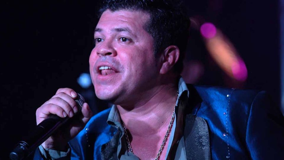 Jorge Medina ha tenido que entrarle a vender comida por la falta de conciertos y presentaciones