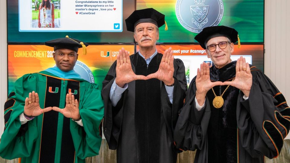 Julio Frenk le concedió un título Honoris Causa a Vicente Fox