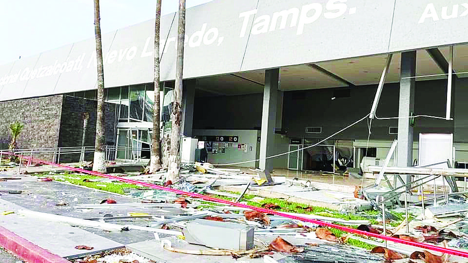 El sitio principal del centro comercial quedó parcialmente destruido.