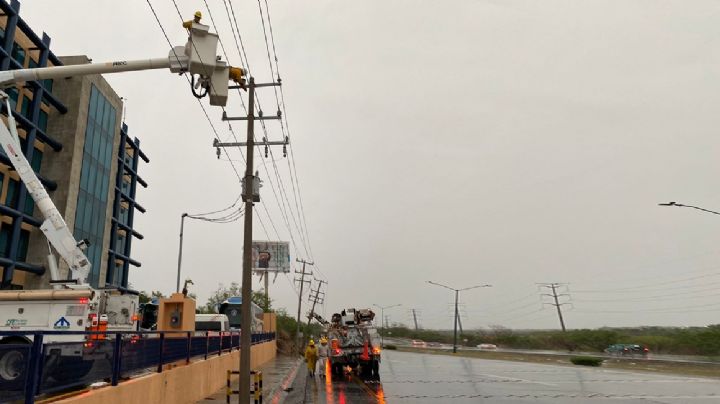 ¿Ya tienes luz? Informa CFE que 75% de la población tiene restablecido el servicio eléctrico