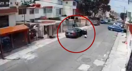 Impactante video: Joven arroja a su novia desde su auto en Naucalpan