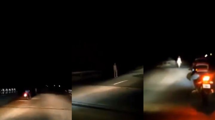 ¿Real o Falso? Captan a un extraterrestre en una carretera