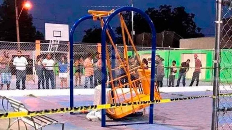 El menor quedó abajo del pesado juego