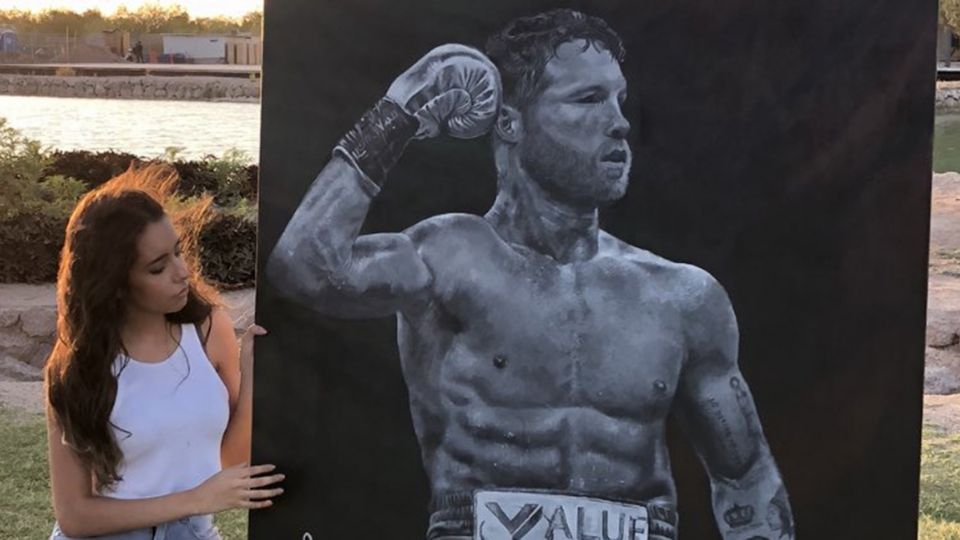 El pugilista adquirió una pintura de Nicole, quien vende sus obras para poder pagarse sus estudios