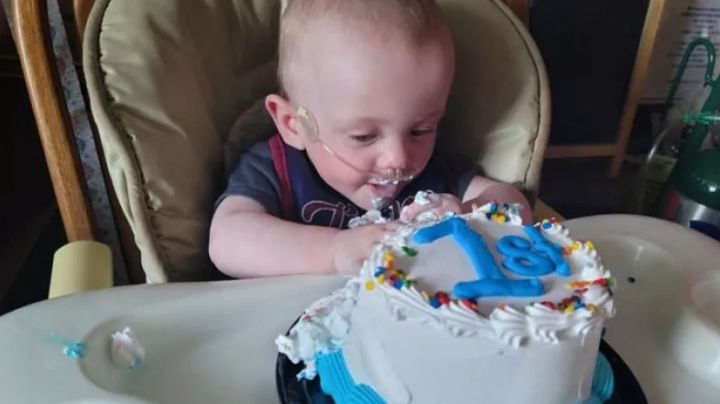 ¡Pesó 300 gramos! Otorgan récord Guinness al bebé más prematuro del mundo