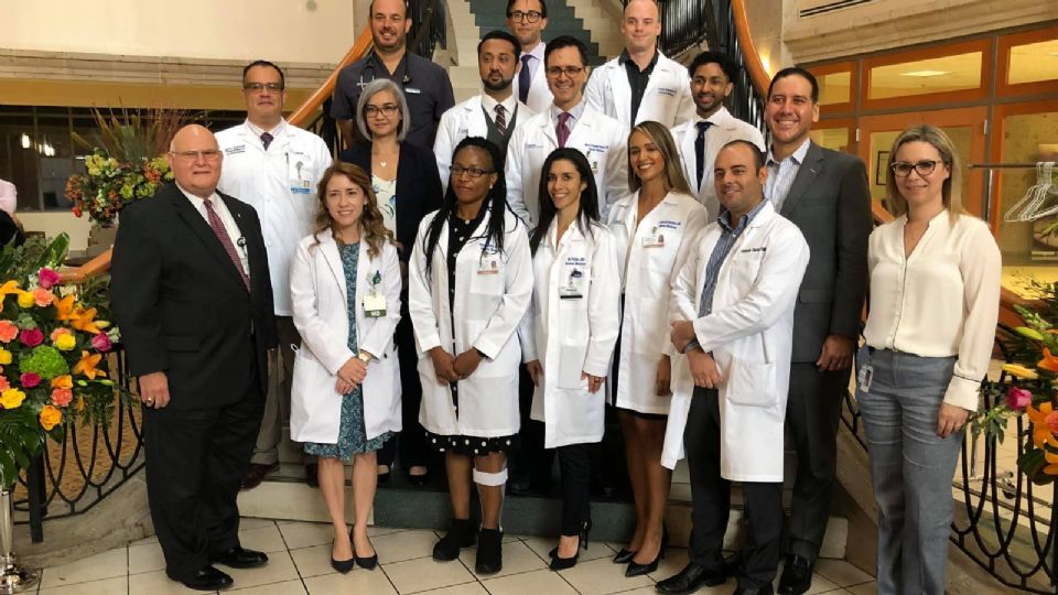 Este es el grupo de médicos residentes que llegaron a Laredo Medical Center