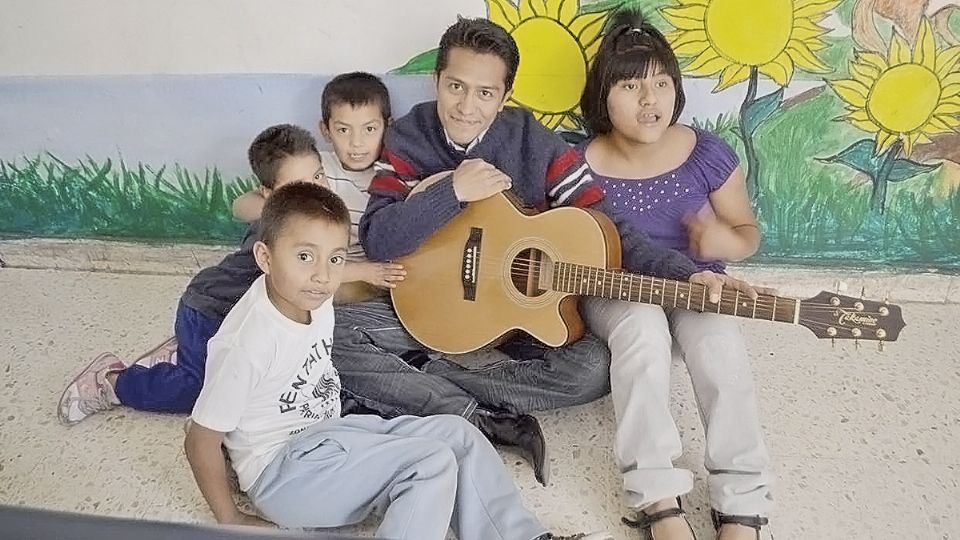 El cantautor ofrecerá una función de su programa 'Canto y Cuento', en el deportivo de la colonia El Progreso