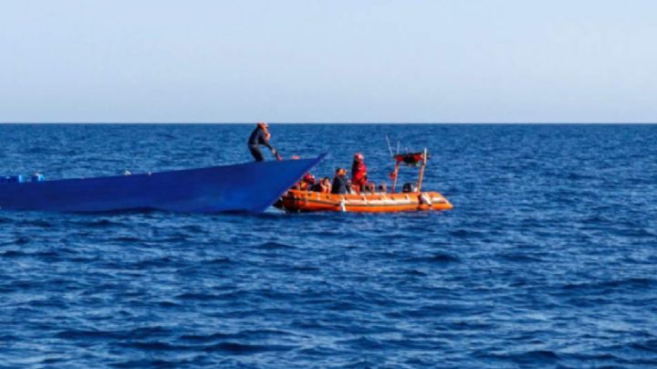 Encuentran barco a la deriva con 20 muertos flotando en el Caribe