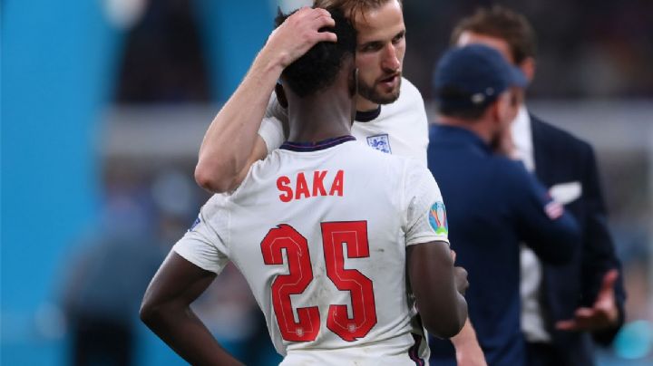 Jugadores de Inglaterra sufren insultos racistas tras derrota; familia real indignada