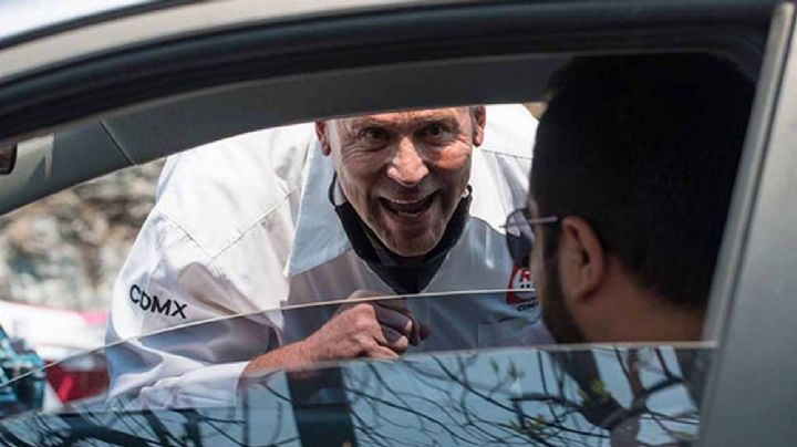 Alfredo Adame arma su negocio en grande: cobra mil pesos por mentada