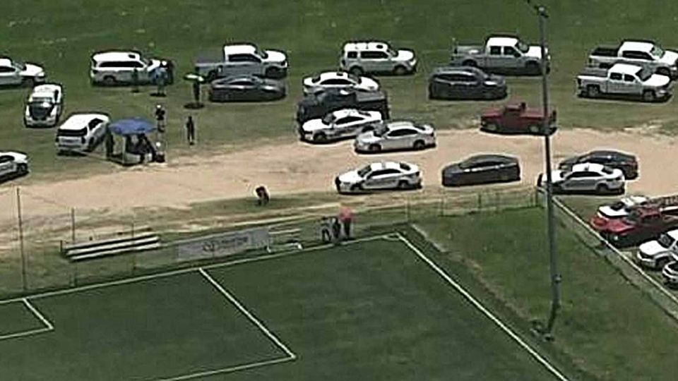 Una pareja fue asesinada durante un partido de niños dentro de las instalaciones del deportivo