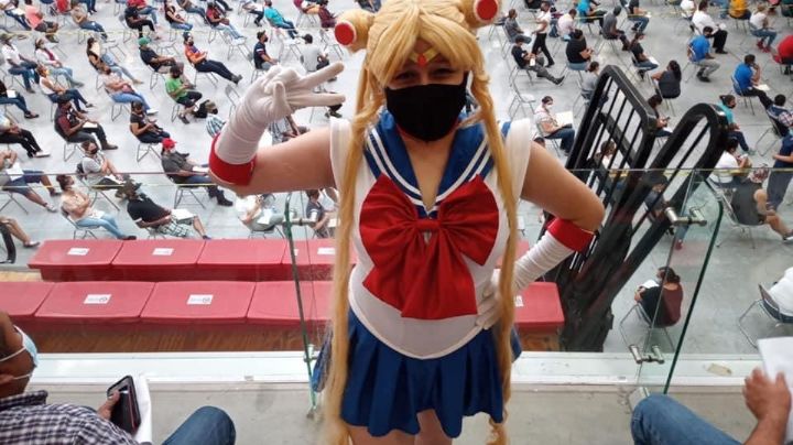 Sailor Moon se vacuna contra el Covid en Nuevo Laredo en el nombre de la luna