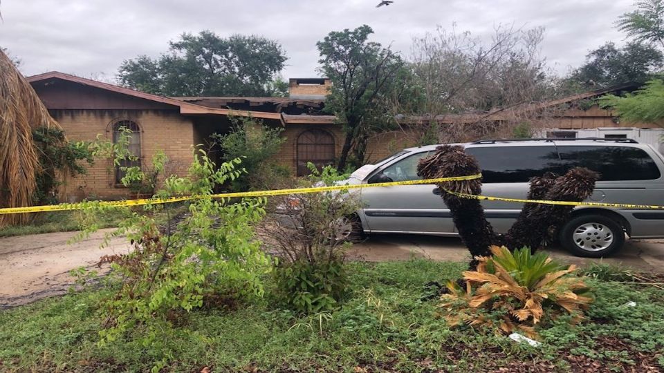 Cae rayo sobre vivienda en Laredo, Texas