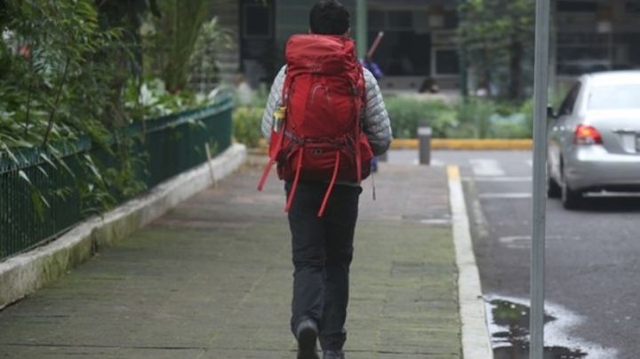 ¡Llamado a la aventura! Deja a su novio para conocer las 7 maravillas del mundo