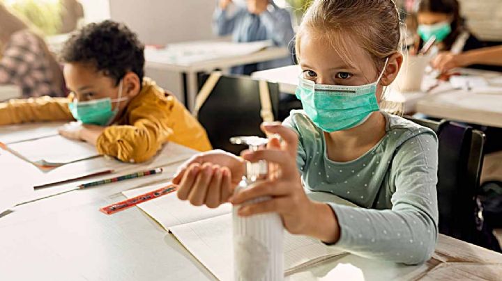 Demanda Laredo a Abbot para que cubrebocas y vacunas sean obligatorias en escuelas