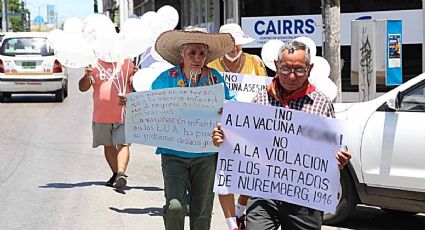 Marchan en las calles grupos antivacunas en Tamaulipas