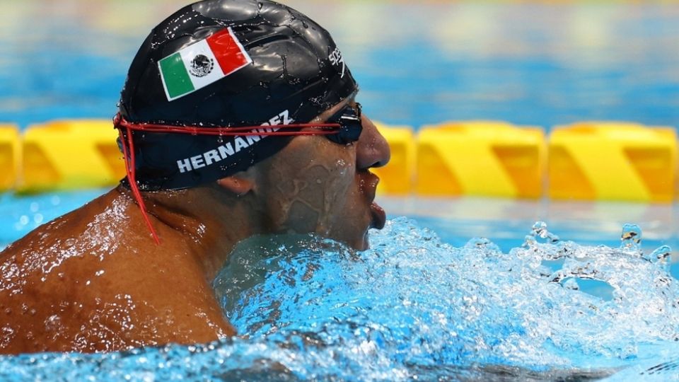 Jesús Hernández es campeón de natación