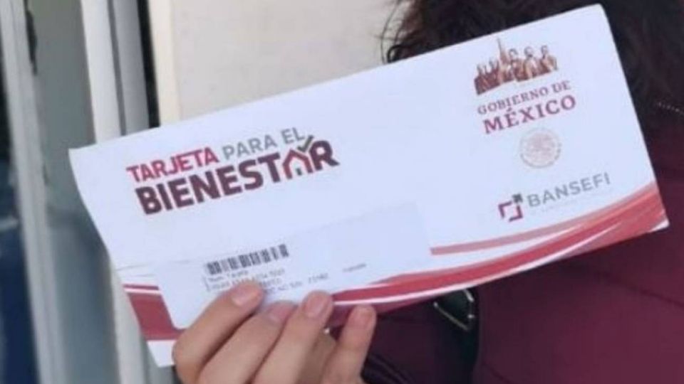 Cerca de mil millones de pesos fueron entregados a estudiantes en todo Tamaulipas.